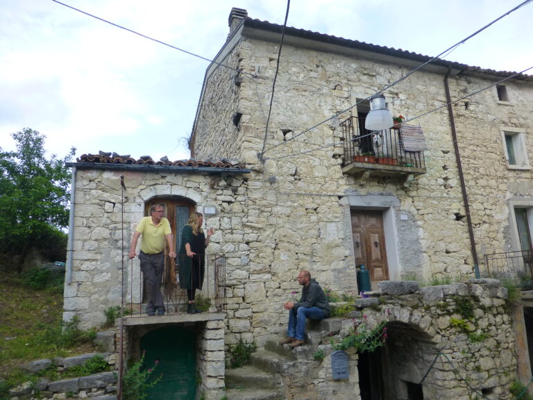 Kiviluomus on Minnan ja Mikon (oik.) käsissä kokenut jo huomattavia muodonmuutoksia.